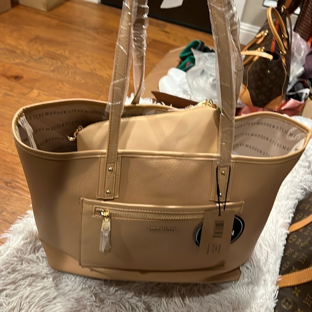 Steve Madden Totew/crossbody